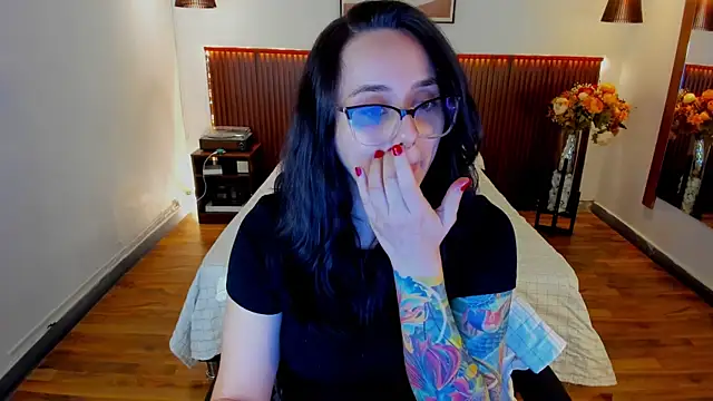 KatherineBond's Live XXX Chat