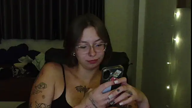JuicyErika – Live XXX-chat