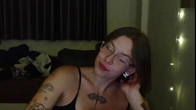 JuicyErika – Naživo XXX chat