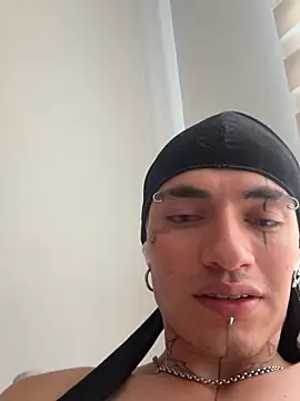 santikhalifa Chat XXX in diretta