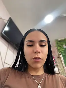 دردشة Naatalia الجنسية المباشرة