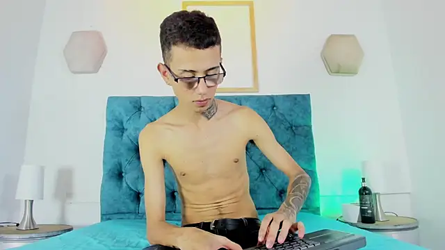 asher_lux – Naživo XXX chat