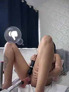 Annyrosse00のライブXXXチャット