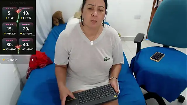 LAURA_Foxht Chat XXX in diretta
