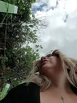 madelaine-'s Live XXX Chat