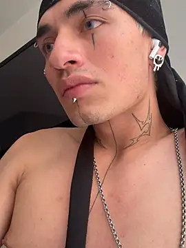 santikhalifa Live XXX Chat