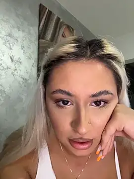 Kylie_One live XXX chat