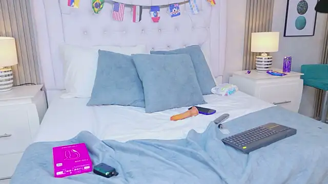 CaitlynMiller live XXX chat