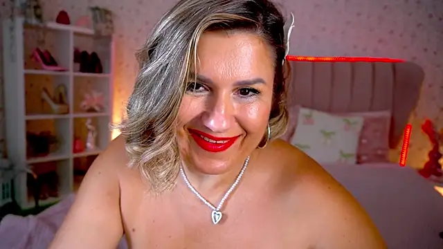 KiraRoxx's Live XXX Chat