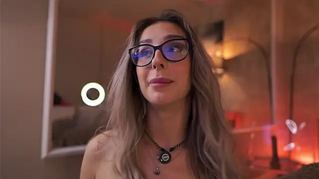 Chat +18 de MaddieBryggs ao vivo