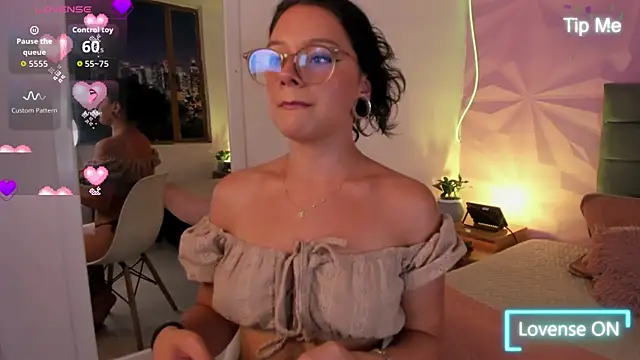 jenn_cg Adlı Modelin Canlı XXX Sohbeti