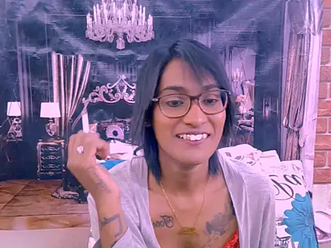 Chat XXX en directo de IndianRebel4u2Luv