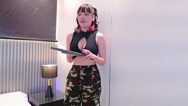 Emily_amaura's Live XXX Chat