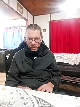 elpolaquin élő XXX-chatje