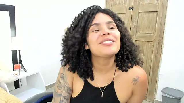 แชท XXX สดของ Cheila-Carter