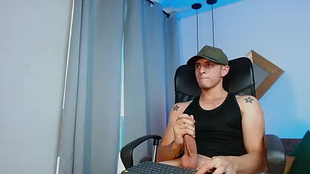 AxelFalconn Chat XXX live