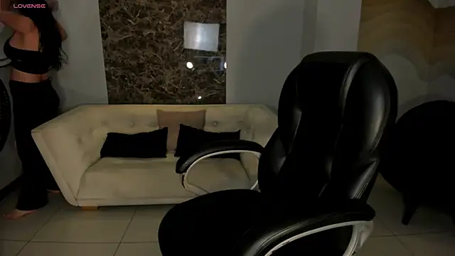 SunnyRivers Adlı Modelin Canlı XXX Sohbeti