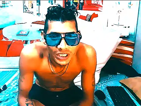 Chat +18 de IndianSavageMale ao vivo