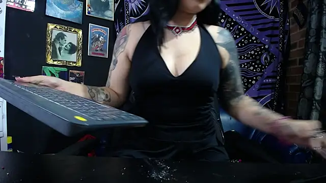 Chat XXX en directo de Yourmadame_P