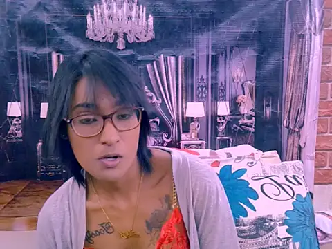 Chat XXX en directo de IndianRebel4u2Luv