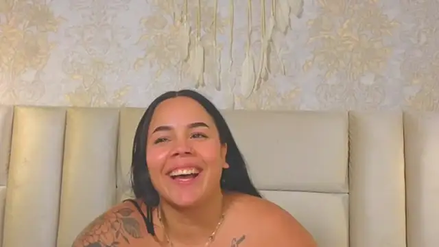 EmilyQueen3x – Live XXX-chat