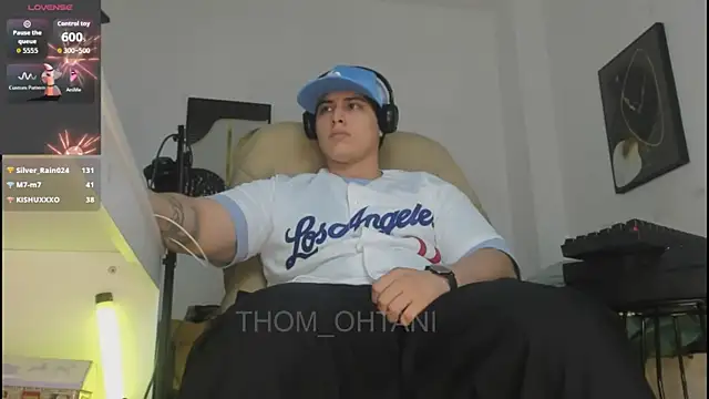 Thom_Ohtani: онлайн-секс-чат