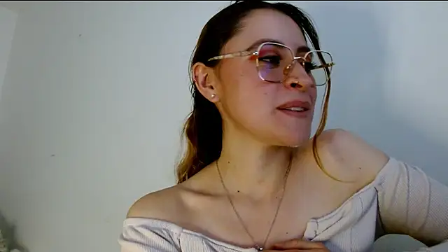 Juls_winter_'s Live XXX Chat