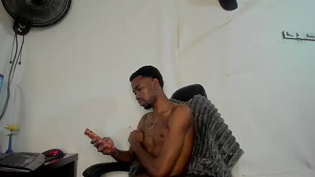 Kofi_exotic_2's Live XXX Chat
