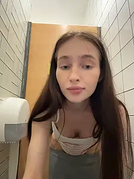 -missbehaving-n Live XXX chat