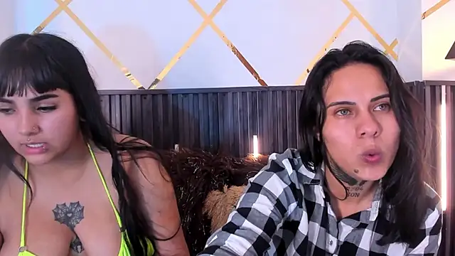 Bella_Raven élő XXX-chatje