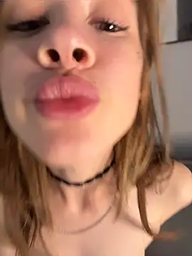 XXX chat uživo modela Marryme-