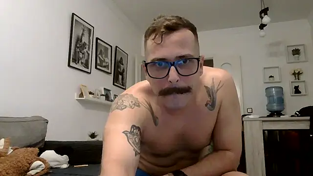 yanick931 live XXX chat