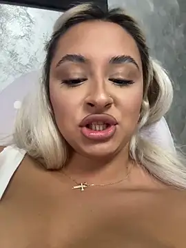 Kylie_One: απευθείας συνομιλία ΧΧΧ