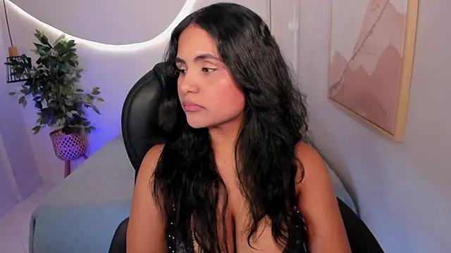 Mara__05's Live XXX Chat