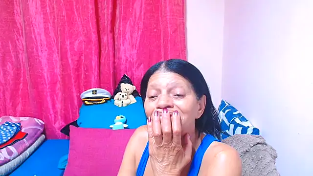 Chat +18 de sluttyrox ao vivo