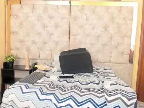 _CAROLINE45 即時 XXX 聊天