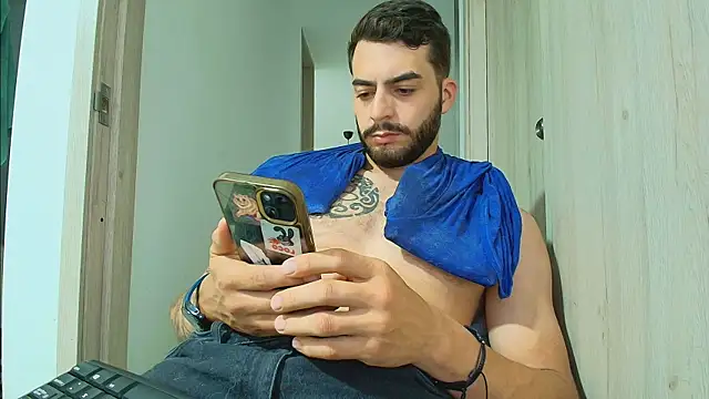 thomas_gun লাইভ XXX চ্যাট