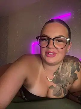 AureliaStar Pertunjukan Webcam
