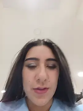 CAROLINE__07 Adlı Modelin Canlı XXX Sohbeti
