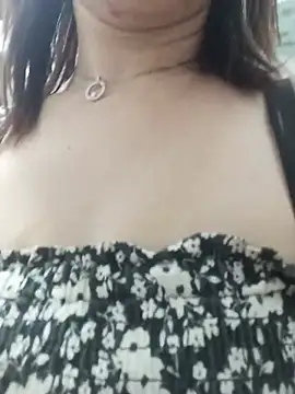 Sellena2 Adlı Modelin Canlı XXX Sohbeti