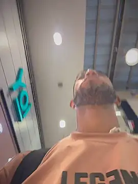 XXX chat uživo modela liam_bronw