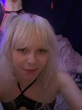 LilyMintyx webcam show