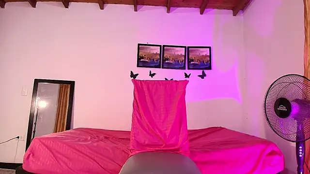 Chat XXX ao vivo de Nikki__uwu