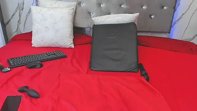 nymphomanya's Live XXX Chat