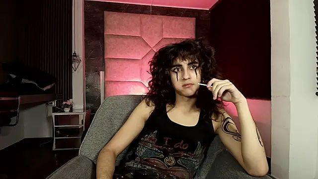 Chat +18 de Divine_____ ao vivo