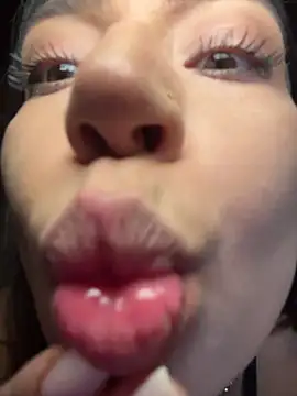 XXX chat uživo modela KimArts