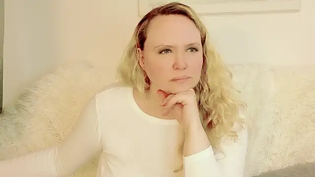 Sarah4you's Live XXX Chat