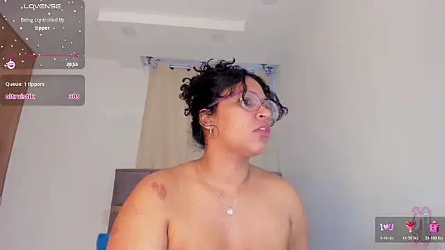 iriss_25's Live XXX Chat