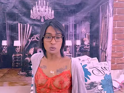 Chat XXX en directo de IndianRebel4u2Luv