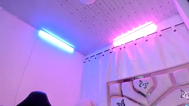 Strella_ferrera 现场XXX聊天